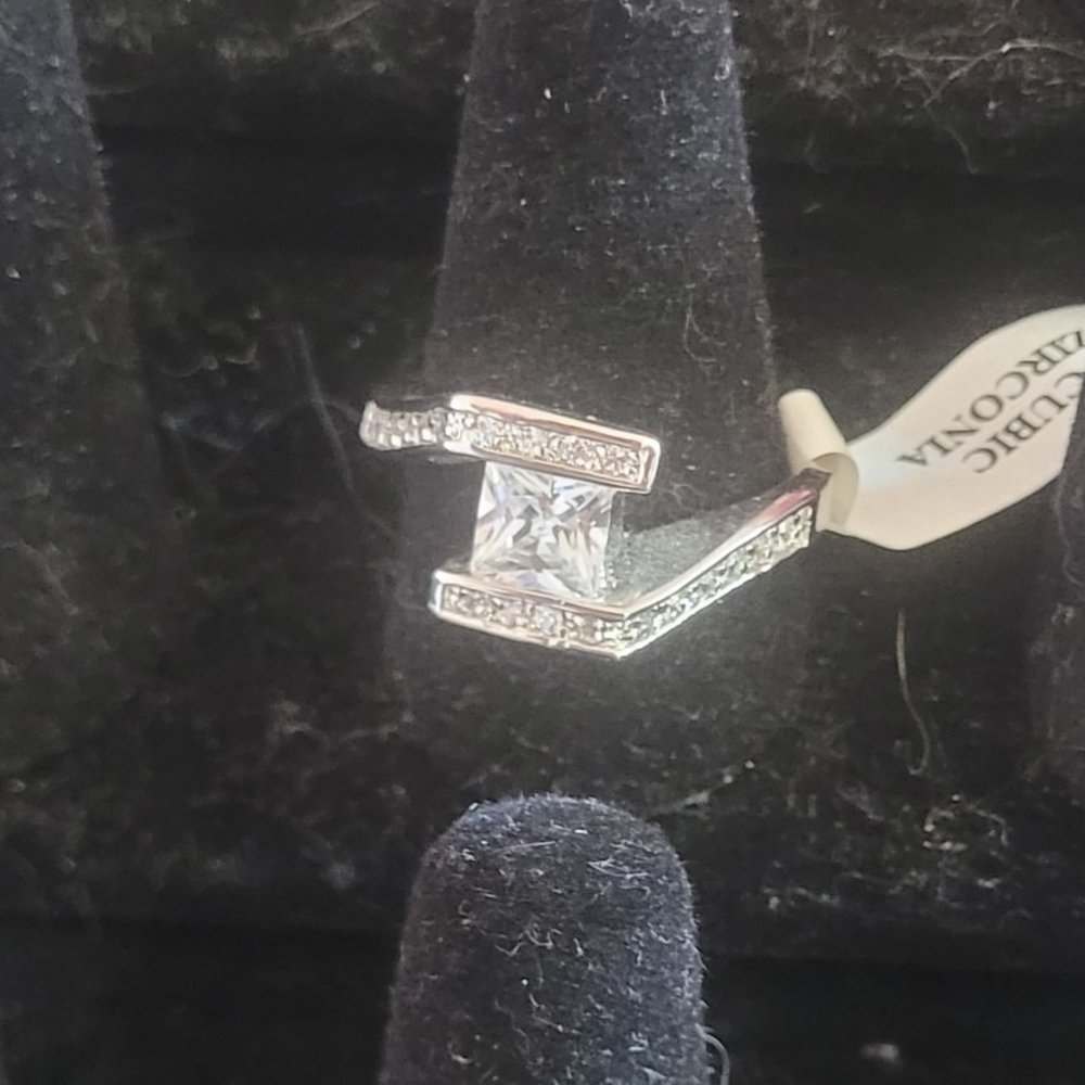 PARK LANE 1/2 Carat CZ “Dashing” NWT Cocktail Ring - Picture 3 of 7